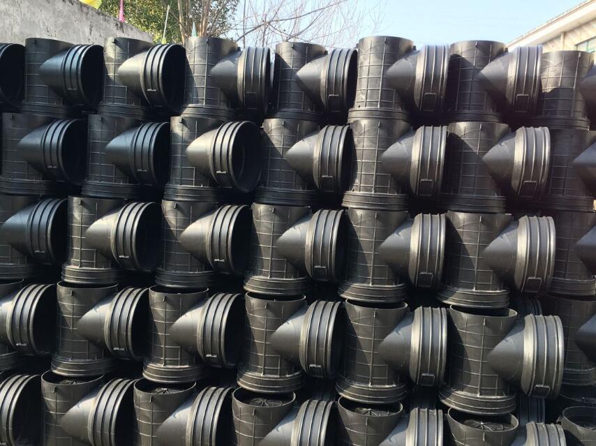 室內(nèi)排水管如何接入塑料檢查井？