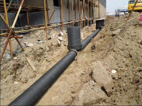 塑料檢查井由井座、井筒、井蓋和塑料檢查井零配件組成